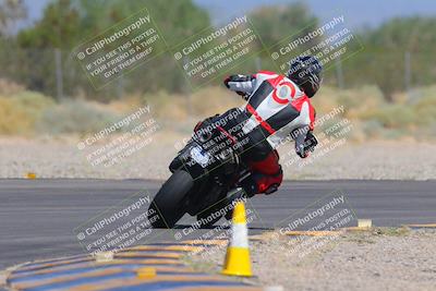 media/Sep-25-2023-Moto Forza (Mon) [[81ffa65e0a]]/B-C Group/Session 4 (Turn 2 Backside)/